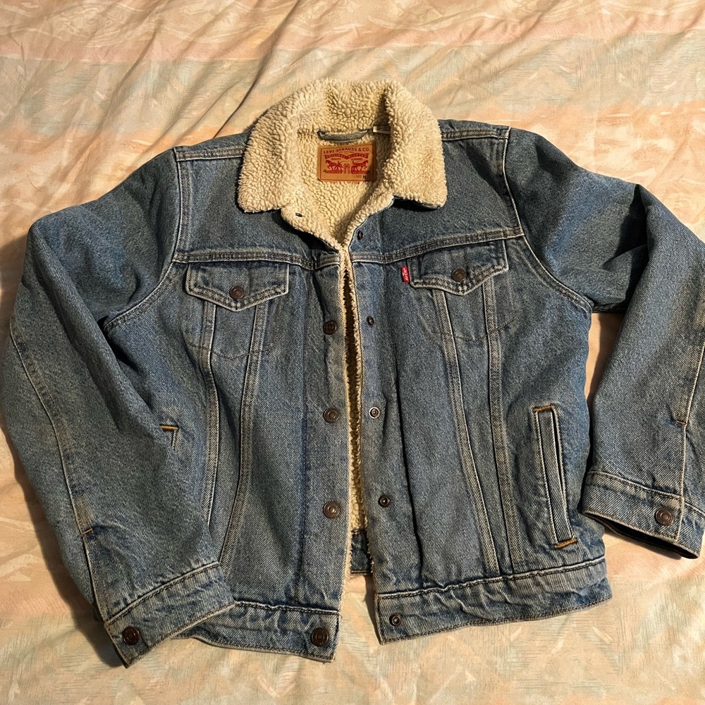 Levi’s (M) Sherpa Jean jacket